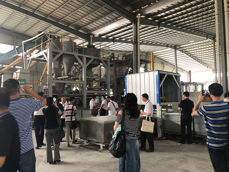 《中國(guó)建筑砌塊協(xié)會(huì)泡沫混凝土砌塊分會(huì)》領(lǐng)導(dǎo)人及會(huì)員單位蒞臨考察-5-20230905083000